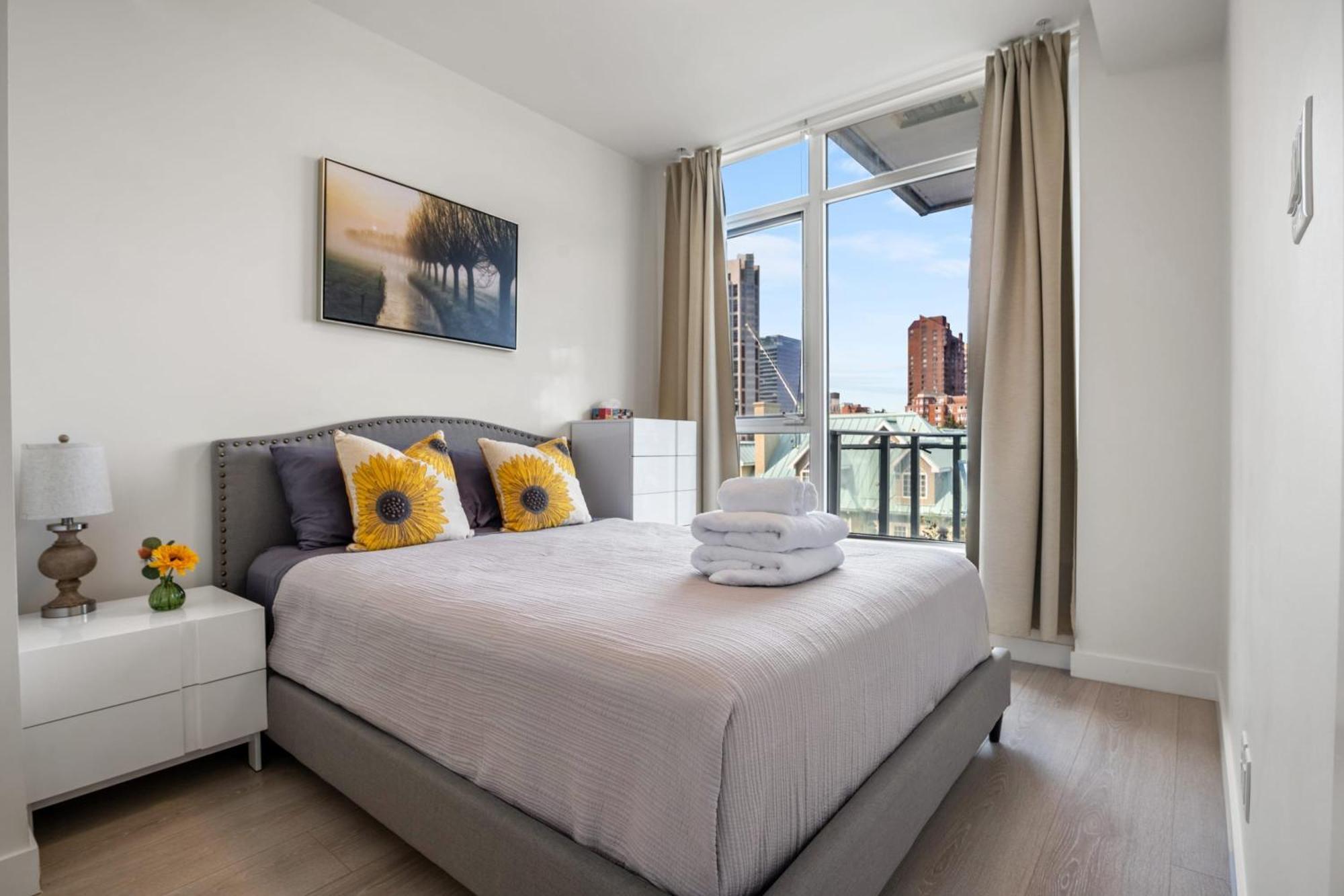 Guest Favorite Riverside Retreat- Walking Trails, Downtown Near Stampede! Free Banff Pass, Wine, Gym, Parking! YYC Exteriör bild